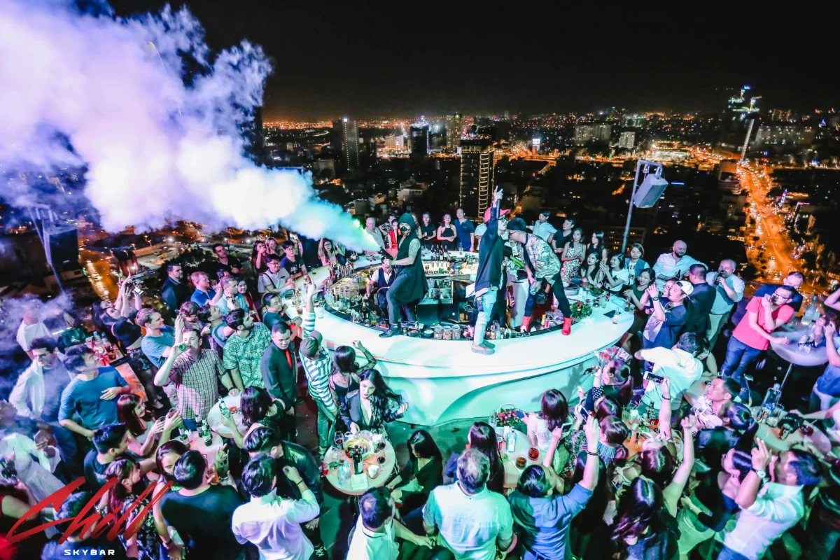 Chill Dining & Lounge - tổ chức tiệc tất niên rooftop