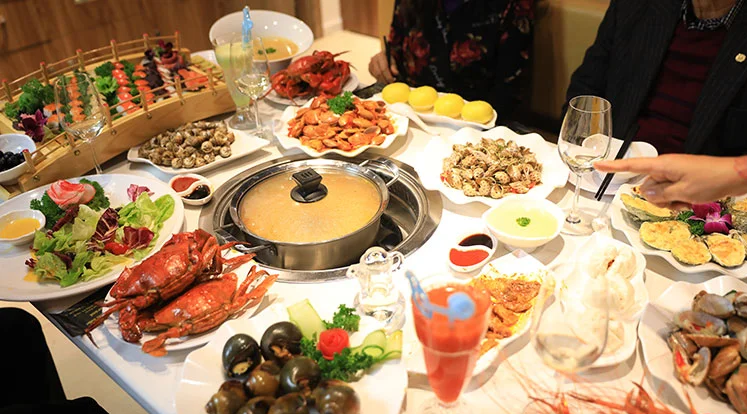 menu-hai-san-nuong-tai-ban-nha-hang-tan-cang