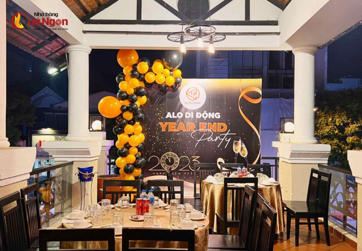 Tổ Chức Tiệc Tất Niên tại sân thượng nhà hàng Quá Ngon